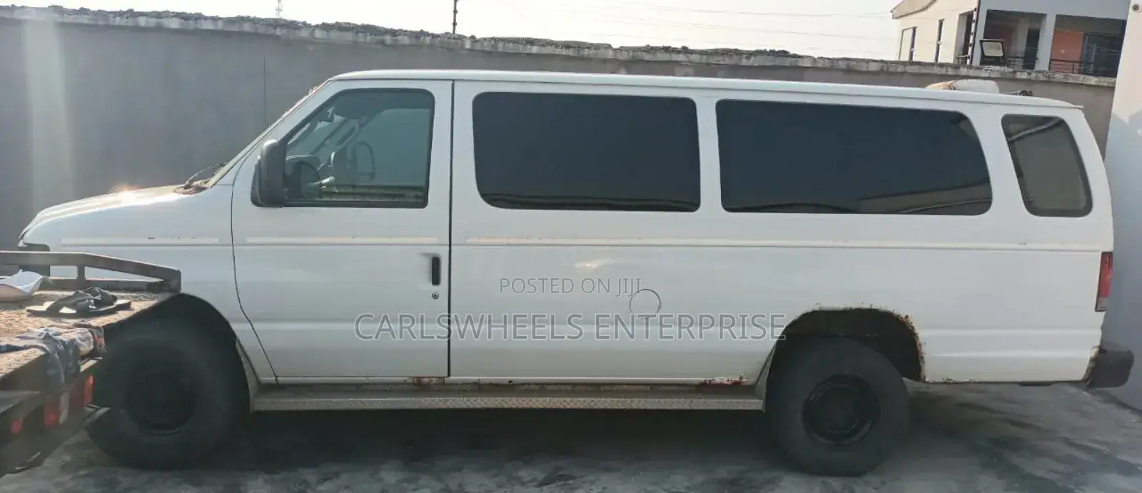 Ford Excursion 2010 White