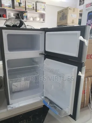 87l Hisense Top Freezer Fridge