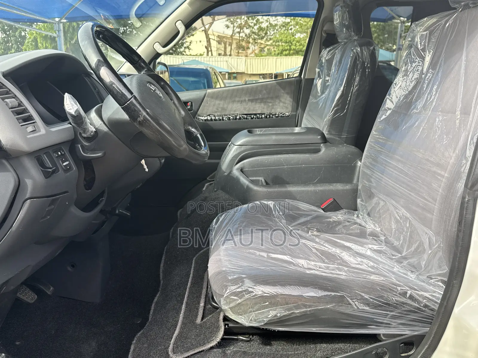 Toyota HiAce 2012 White