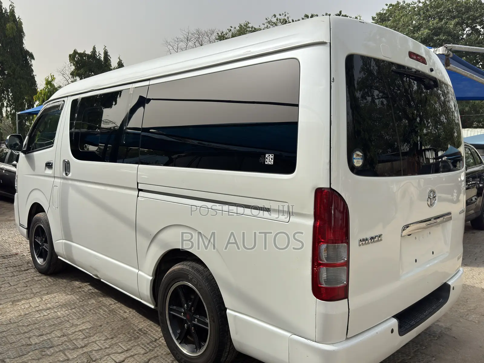Toyota HiAce 2012 White
