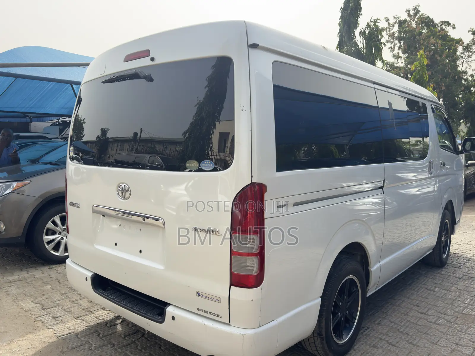 Toyota HiAce 2012 White