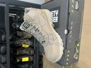 Fuji Mid Safety Jogger Boot