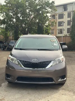 Toyota Sienna 2014 Gray