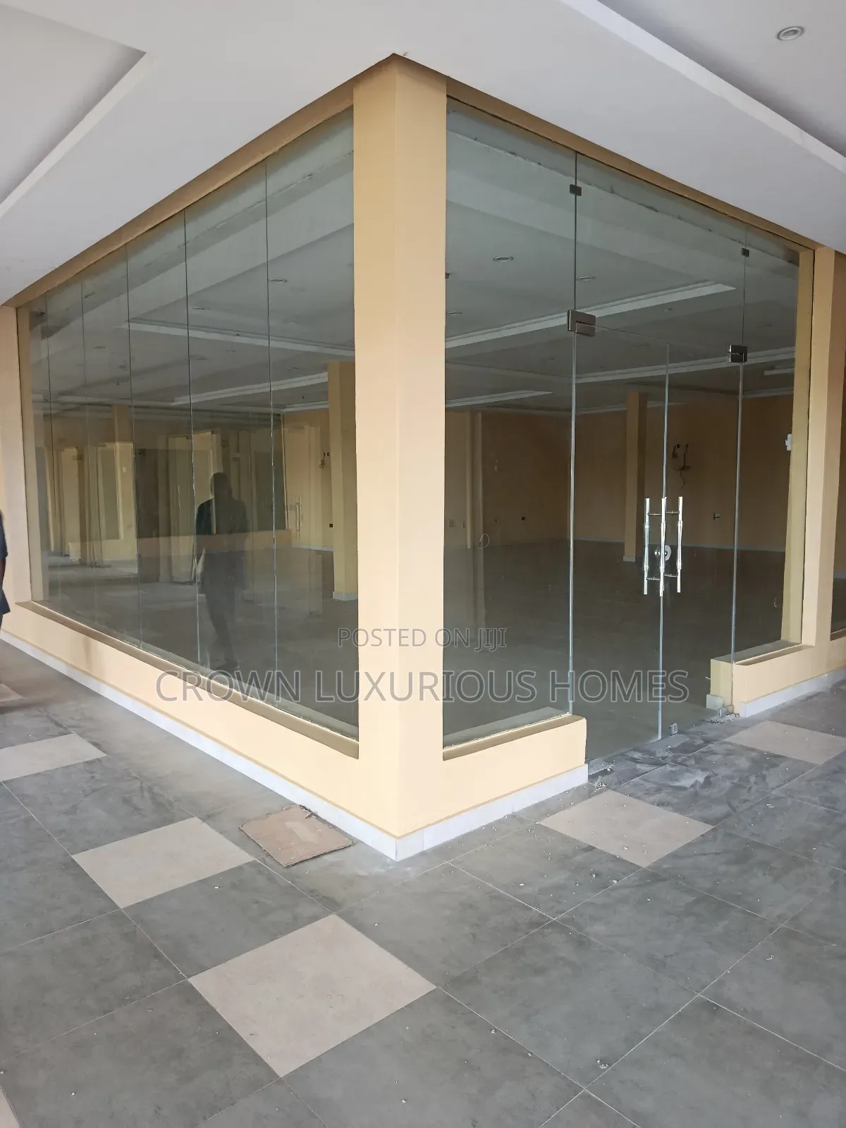 Shops Inside Mall to Let