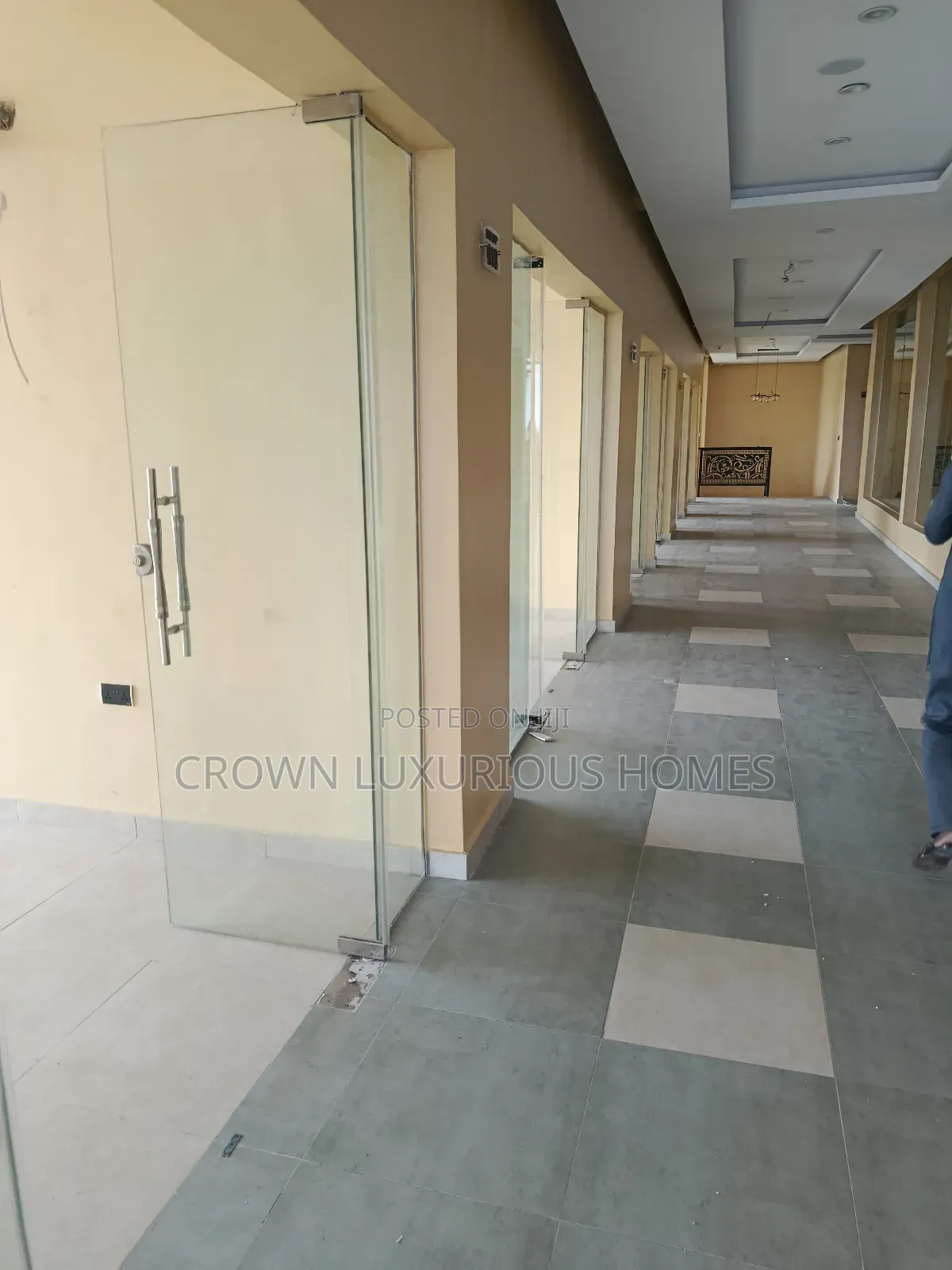 Shops Inside Mall to Let