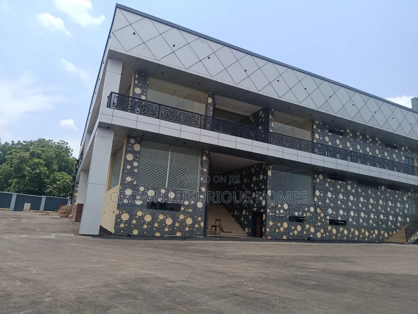 Shops Inside Mall to Let