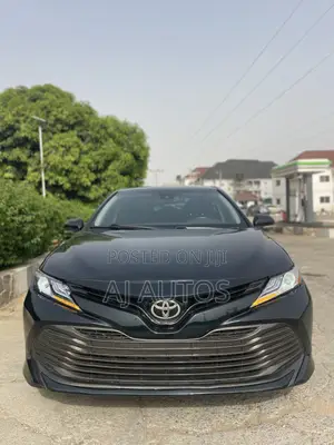 Toyota Camry XLE FWD 2020 Blue