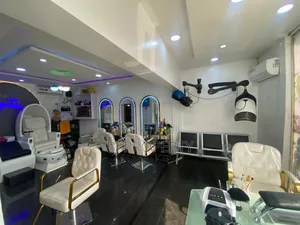 Saloon and Spa With a Fashion House for Sale in Gwarinpa