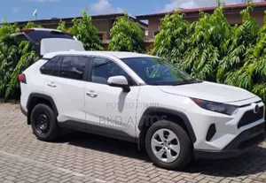 Toyota RAV4 LE AWD 2024 White