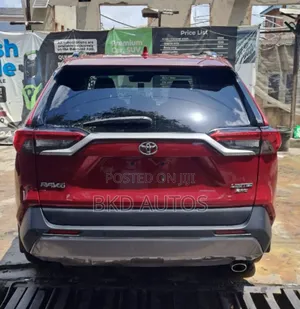 Toyota RAV4 Limited 2021 Red