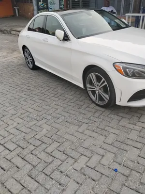 Mercedes-Benz C300 Base 4Matic Sedan AWD (2.0L 4cyl 7A) 2016 White