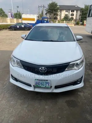Toyota Camry LE 4dr Sedan (2.5L 4cyl 6A) 2013 White
