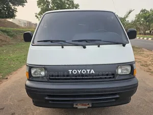 Toyota HiAce 1995 White