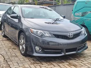 Toyota Camry SE V6 4dr Sedan (3.5L 6cyl 6A) 2013 Gray