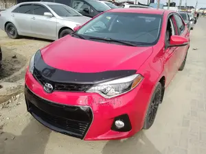 Toyota Corolla 2015 Red