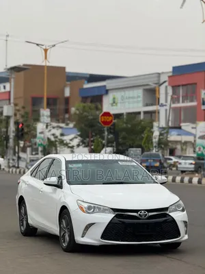 Toyota Camry SE 4dr Sedan (2.5L 4cyl 6A) 2016 White