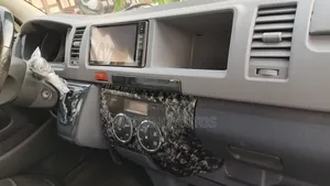 Toyota HiAce 2013 Silver