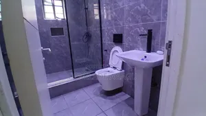3bdrm Block of Flats in Lekki Right for rent