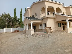 5bdrm Duplex in Gwarinpa Main, Life Camp for rent
