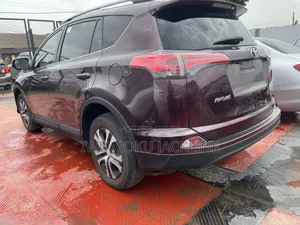 Toyota RAV4 LE AWD (2.5L 4cyl 6A) 2017 Burgundy