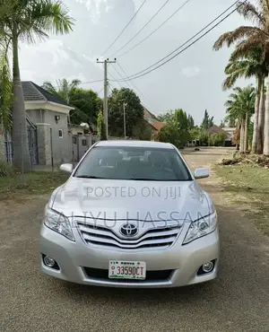Toyota Camry 2010 Silver