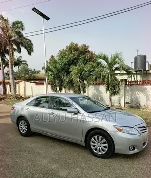 Toyota Camry 2010 Silver