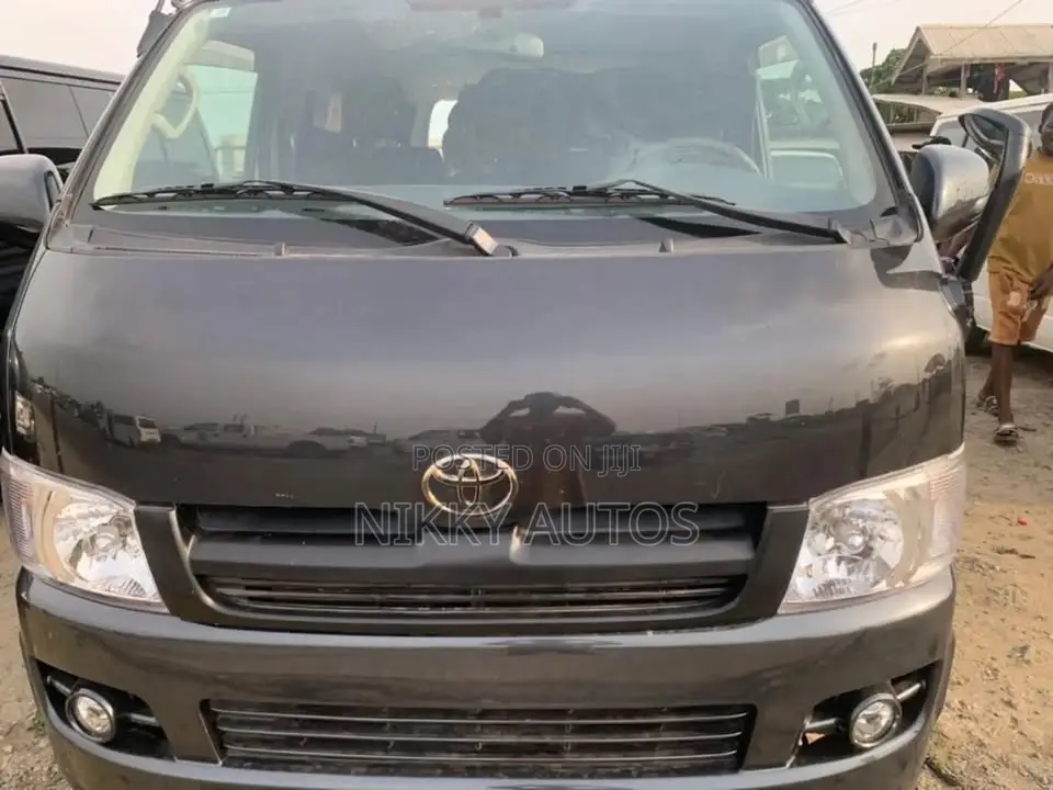 Toyota HiAce 2012 Black
