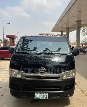 Toyota HiAce 2012 Black