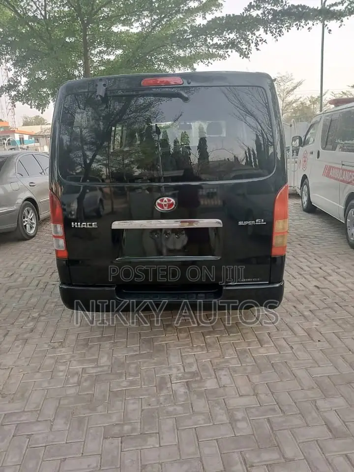 Toyota HiAce 2012 Black