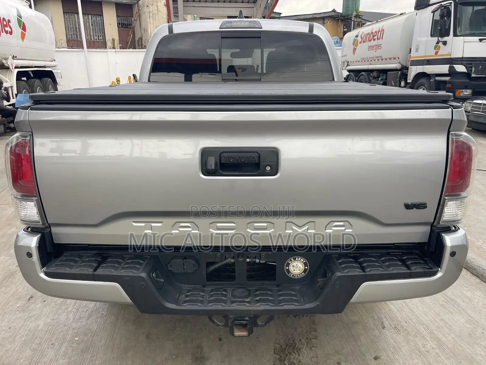 Toyota Tacoma 2021 Silver