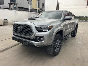 Toyota Tacoma 2021 Silver