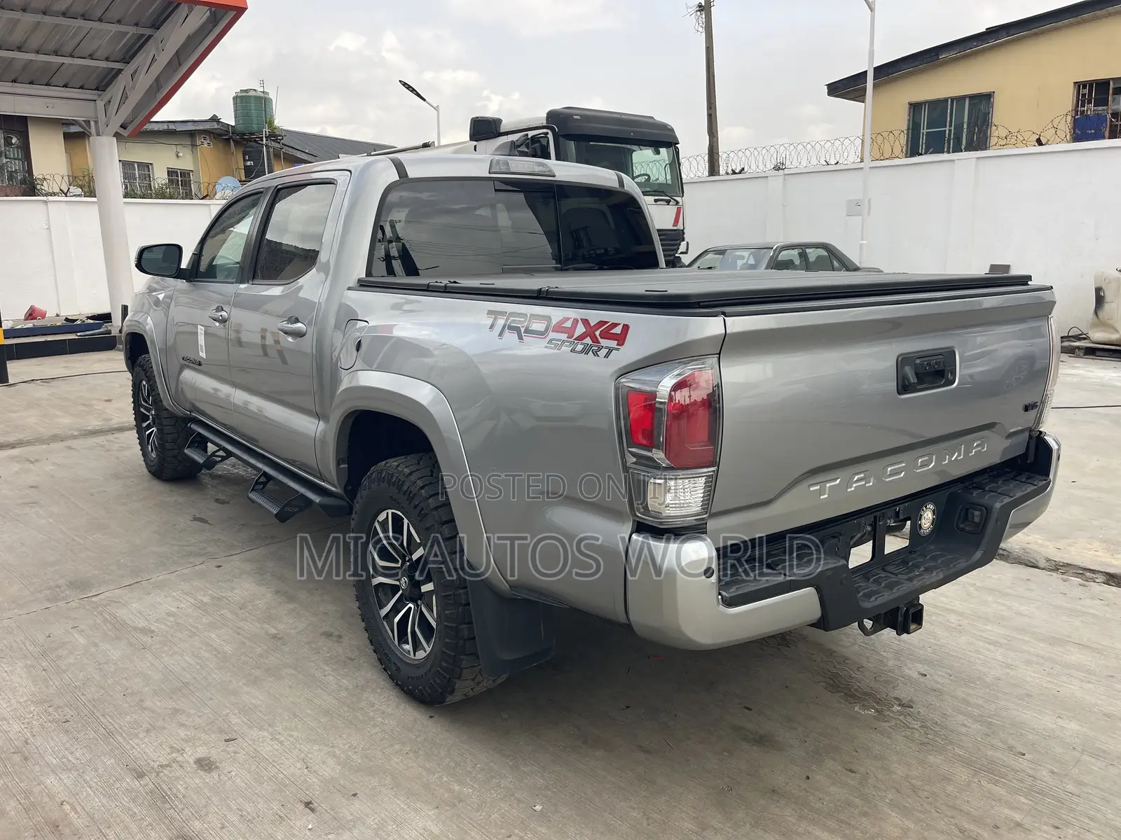 Toyota Tacoma 2021 Silver