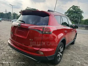 Toyota RAV4 XLE AWD (2.5L 4cyl 6A) 2017 Red