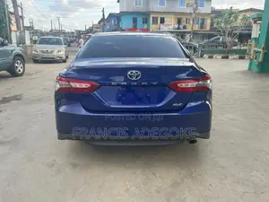 Toyota Camry 2018 Blue