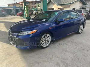 Toyota Camry 2018 Blue