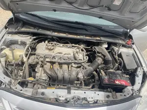 Toyota Corolla LE 4dr Sedan (1.8L 4cyl 4A) 2013 Silver