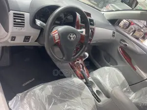 Toyota Corolla LE 4dr Sedan (1.8L 4cyl 4A) 2013 Silver
