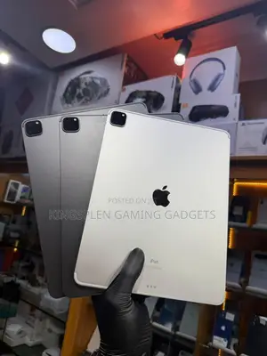 Apple iPad Pro (2022) 128 GB Gray
