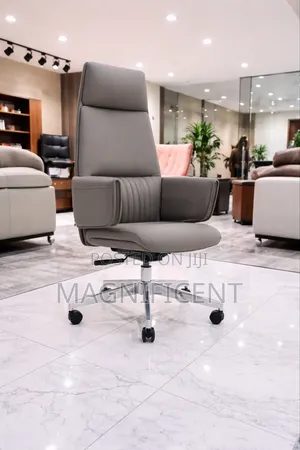 Premium Executive High-Back Office Chair – Luxury Leather Swivel Seat