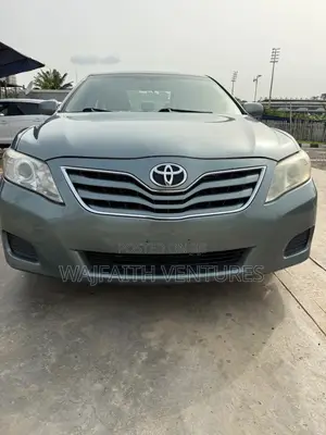 Toyota Camry LE 4dr Sedan (2.5L 4cyl 6A) 2011 Green