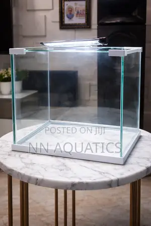 25 Litters Aquarium Tank Empty Tank With Light And Cover