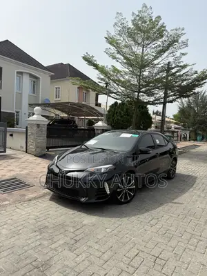 Toyota Corolla SE (1.8L 4cyl 6M) 2018 Black