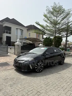Toyota Corolla SE (1.8L 4cyl 6M) 2018 Black