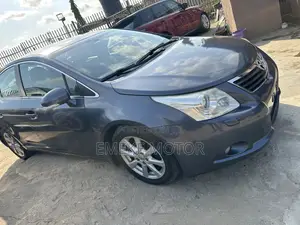 Toyota Avensis 2016 Gray
