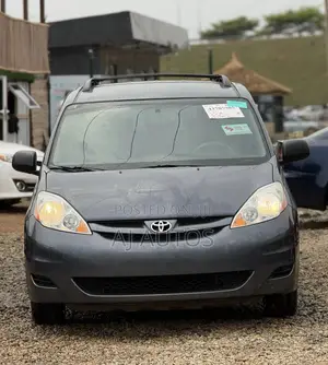 Toyota Sienna 2009 Blue