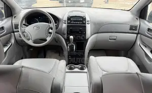 Toyota Sienna 2009 Blue