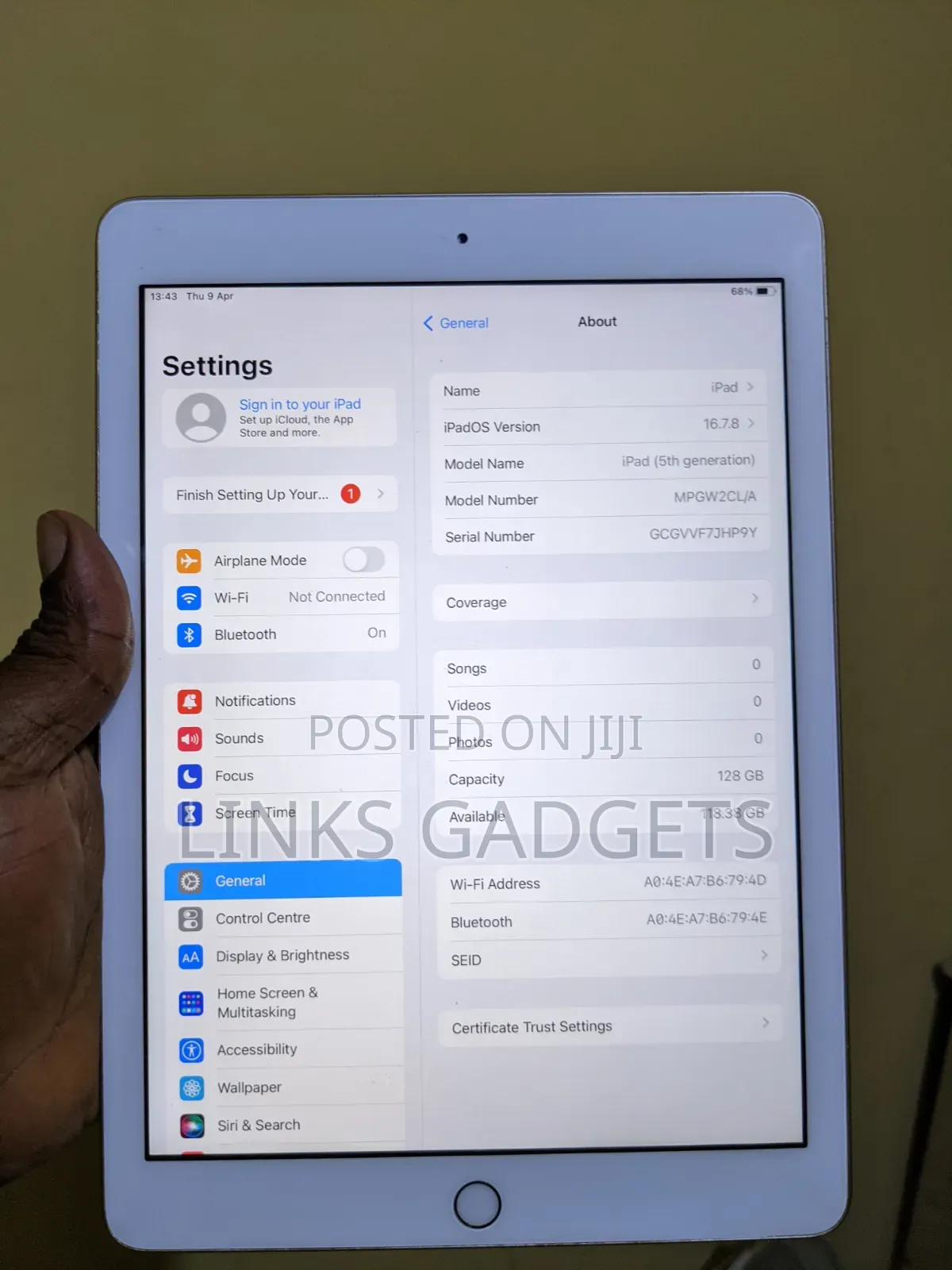 Apple iPad 9.7 128 GB Gray