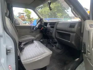 Volkswagen Transporter 2004 Blue