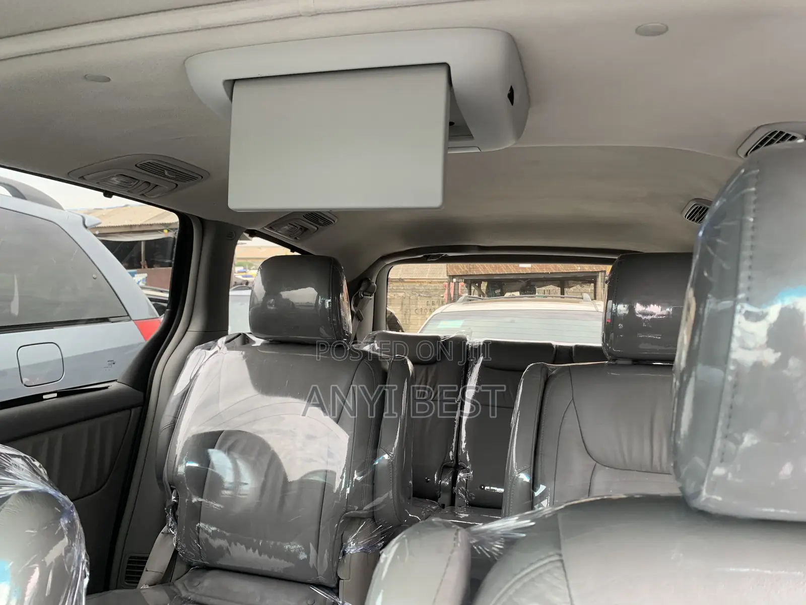 Toyota Sienna 2010 Silver