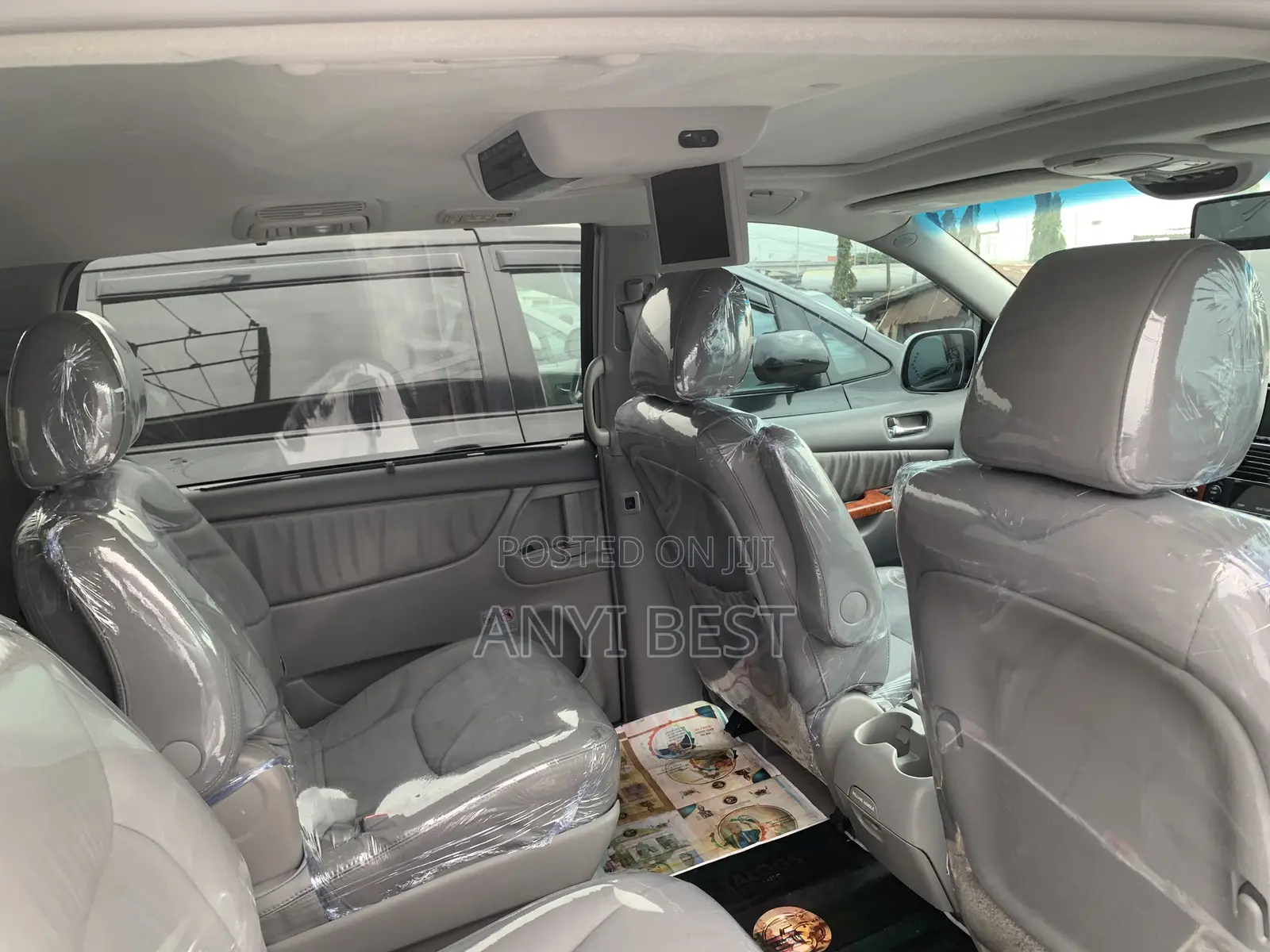 Toyota Sienna 2010 Silver